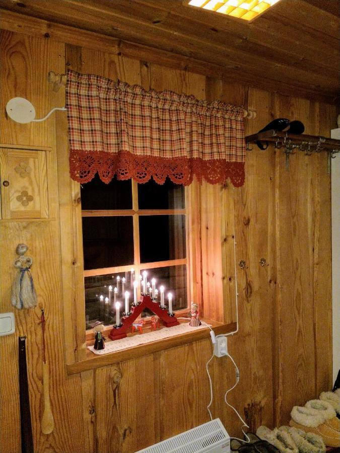 Mysig Timmerstuga Vid Sjoen Bjoerken 34 Roennsudden Grangärde Exteriér fotografie